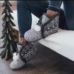 MUK LUKS bootie slippers NWT still in original package